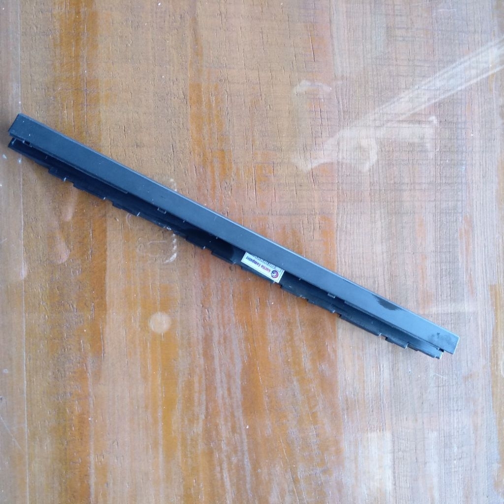 tutup engsel laptop lenovo ideapad s130 11igm