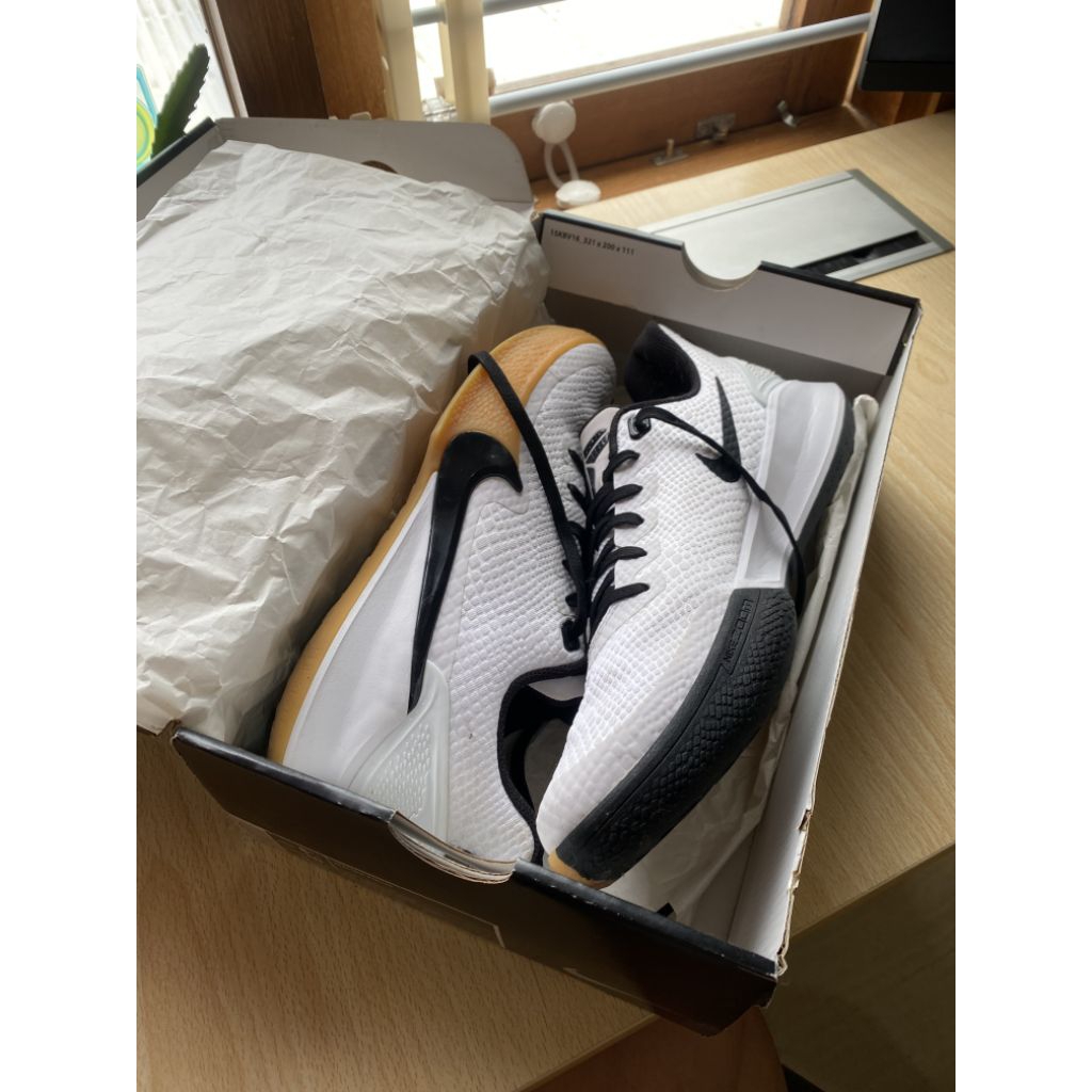 Preloved Nike Mamba Focus White Black Size 42