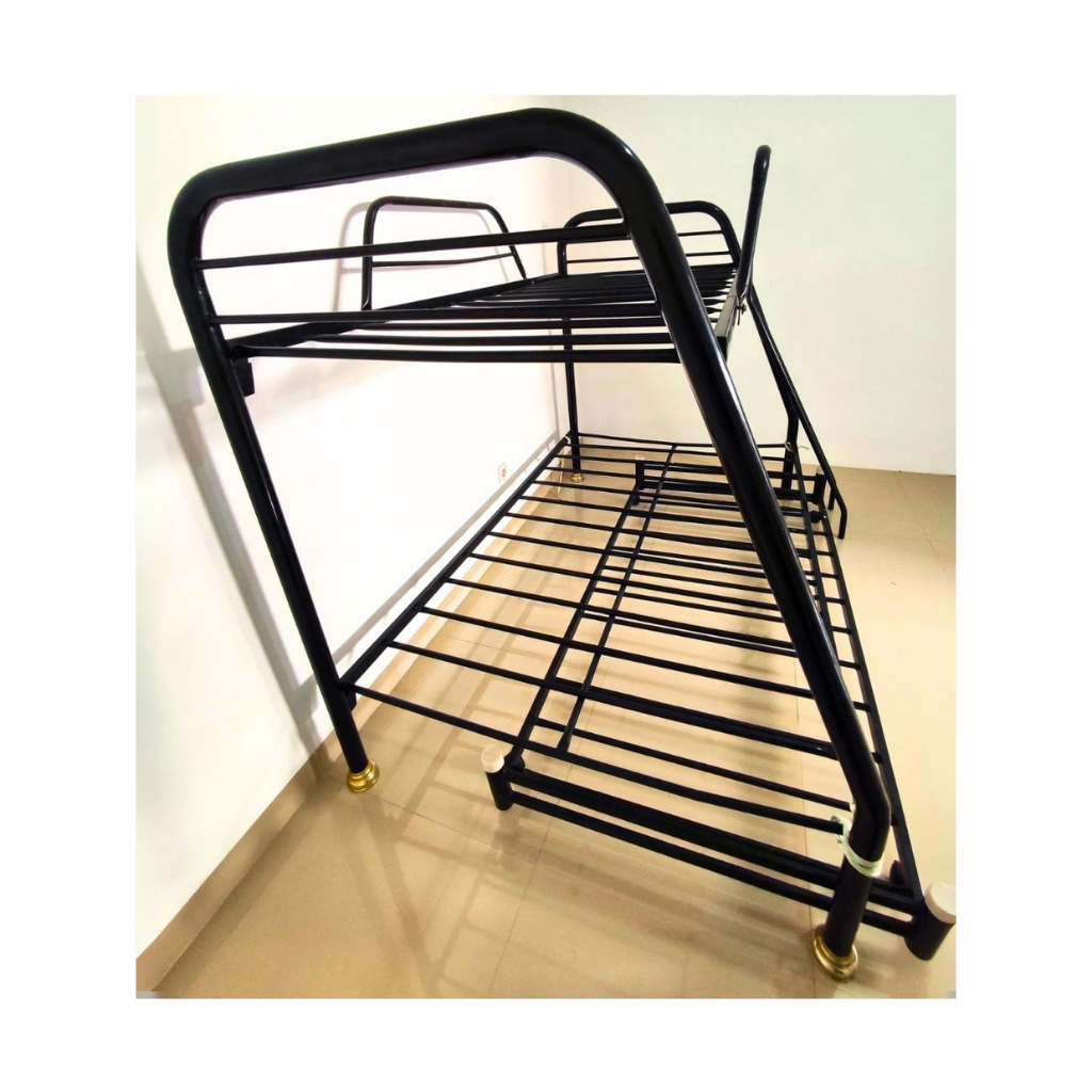 Ranjang Besi Tingkat 3 Ukuran 160x120x160 cm – Full Besi Hitam, Kokoh & Hemat Ruang