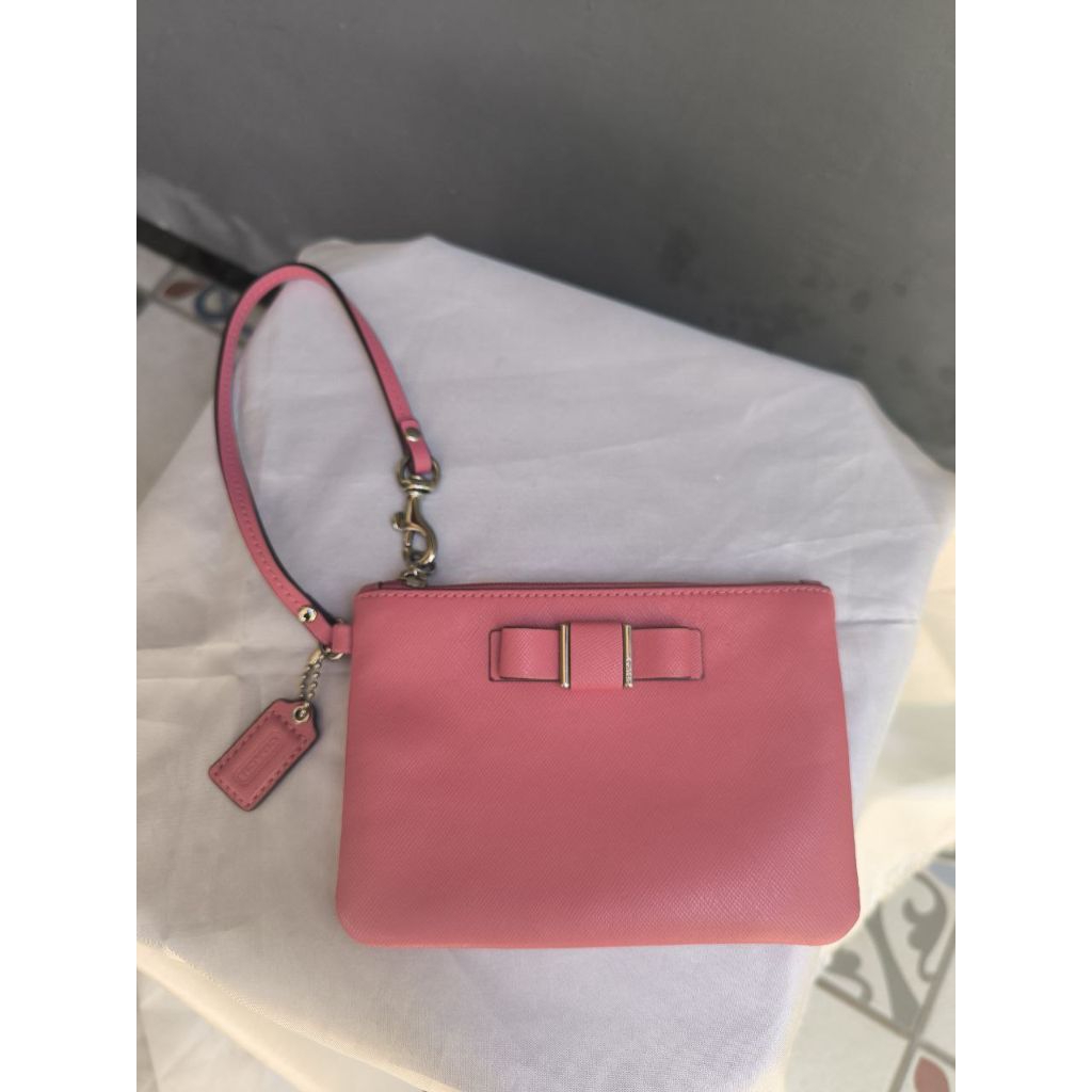 Dompet Coach Darby Bow Saffiano Leather Small Wristlet Pink