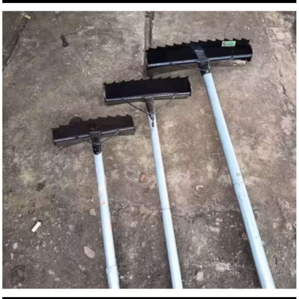 Raflezia Alat Cangkul Gulma Rumput Liar Plus Gagang 2In1 Bahan Baja Gergaji Selendang Asli