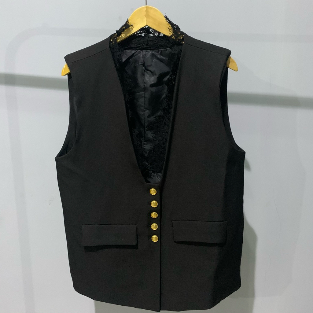 Preloved Vest - Hitam