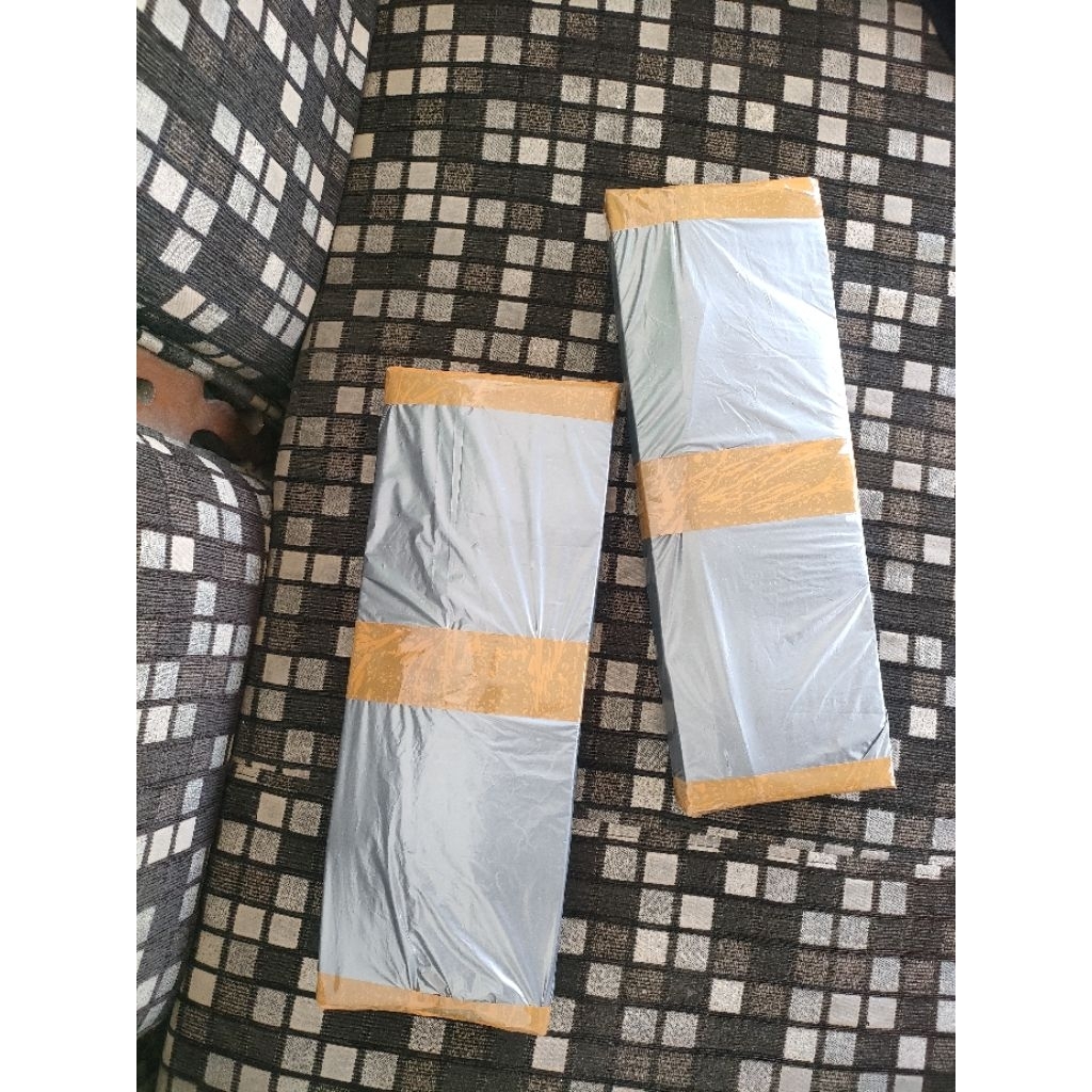 

kardus 35cm lengkap sama sarung pengamannya