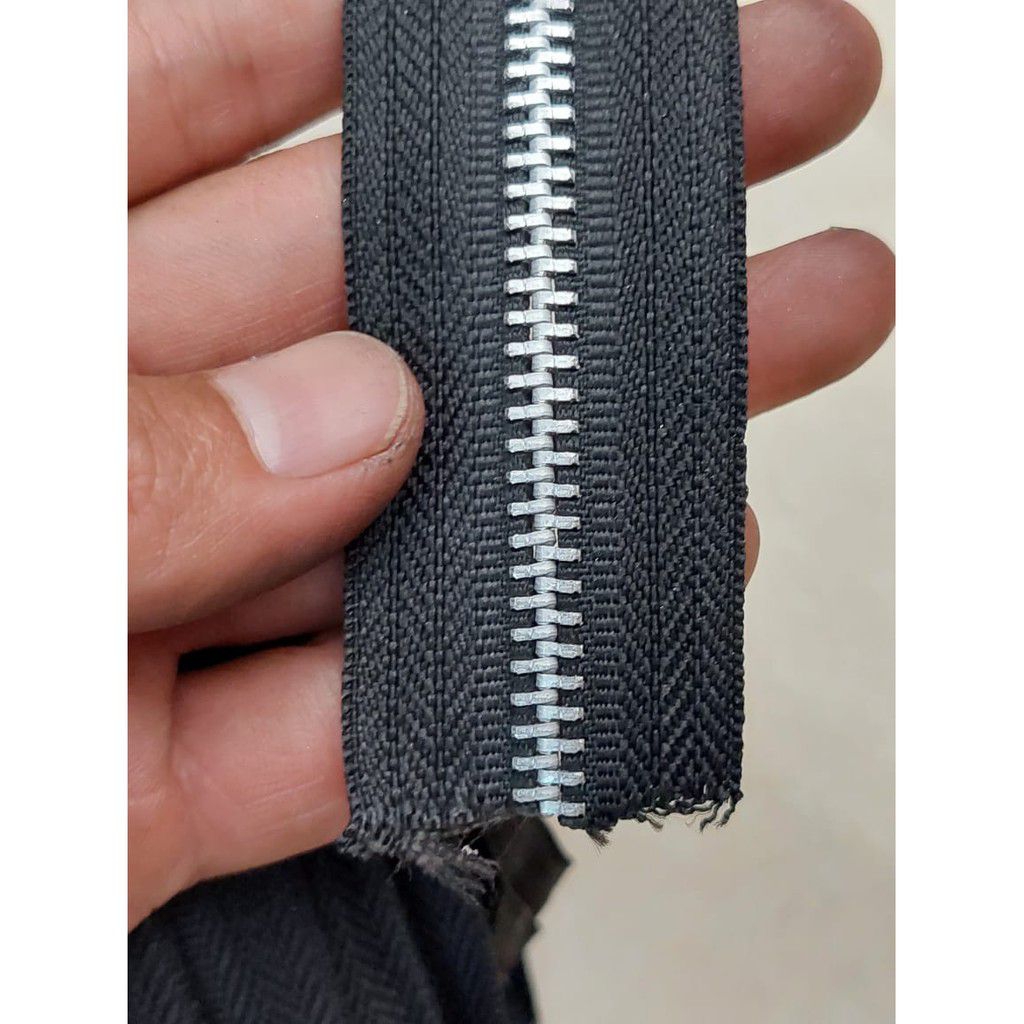 Daun Rasleting Gigi Besi no5 Meteran Resleting Gigi Besi,ziper Gigi besi Meteran Aksesoris