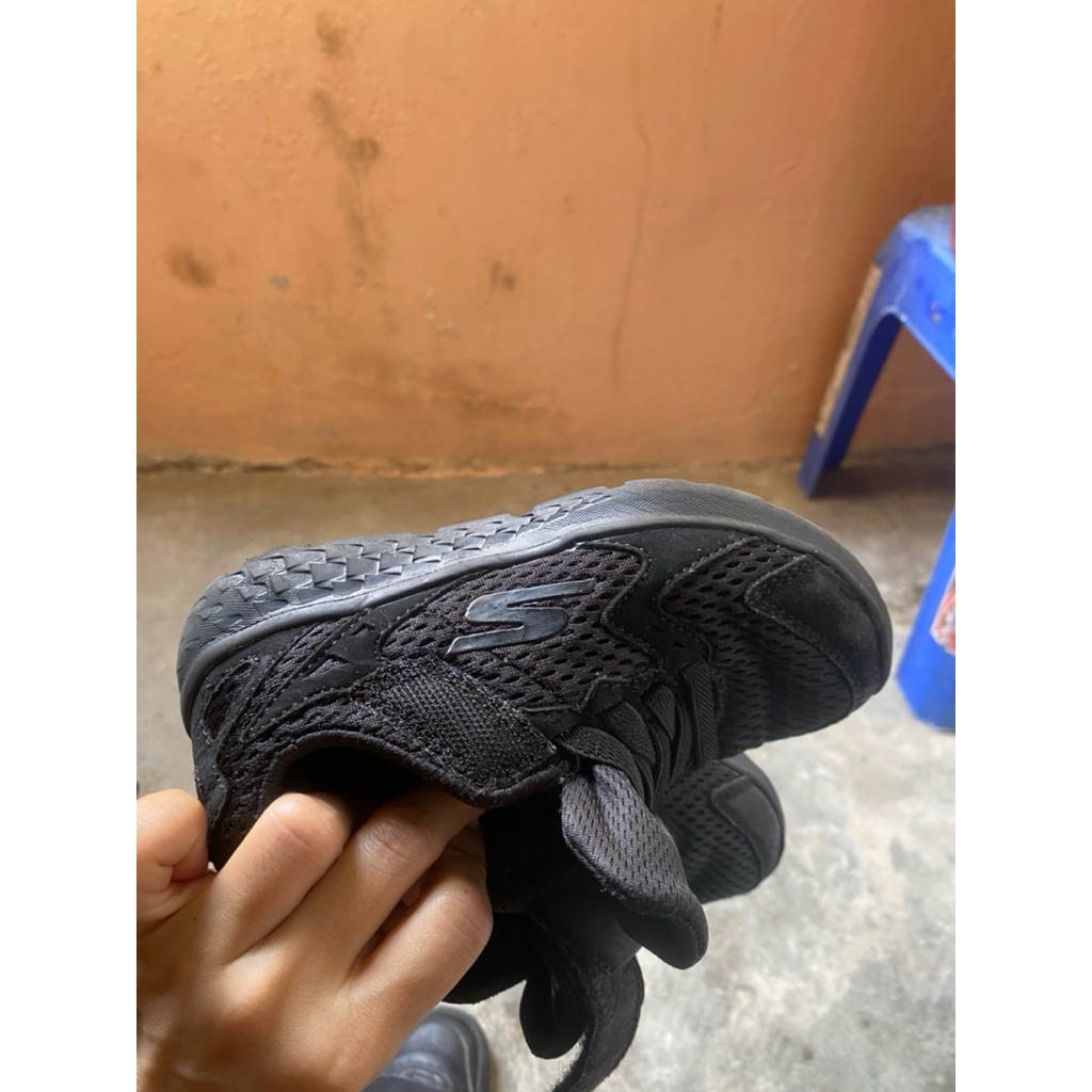 sepatu bekas anak 2-3 tahun