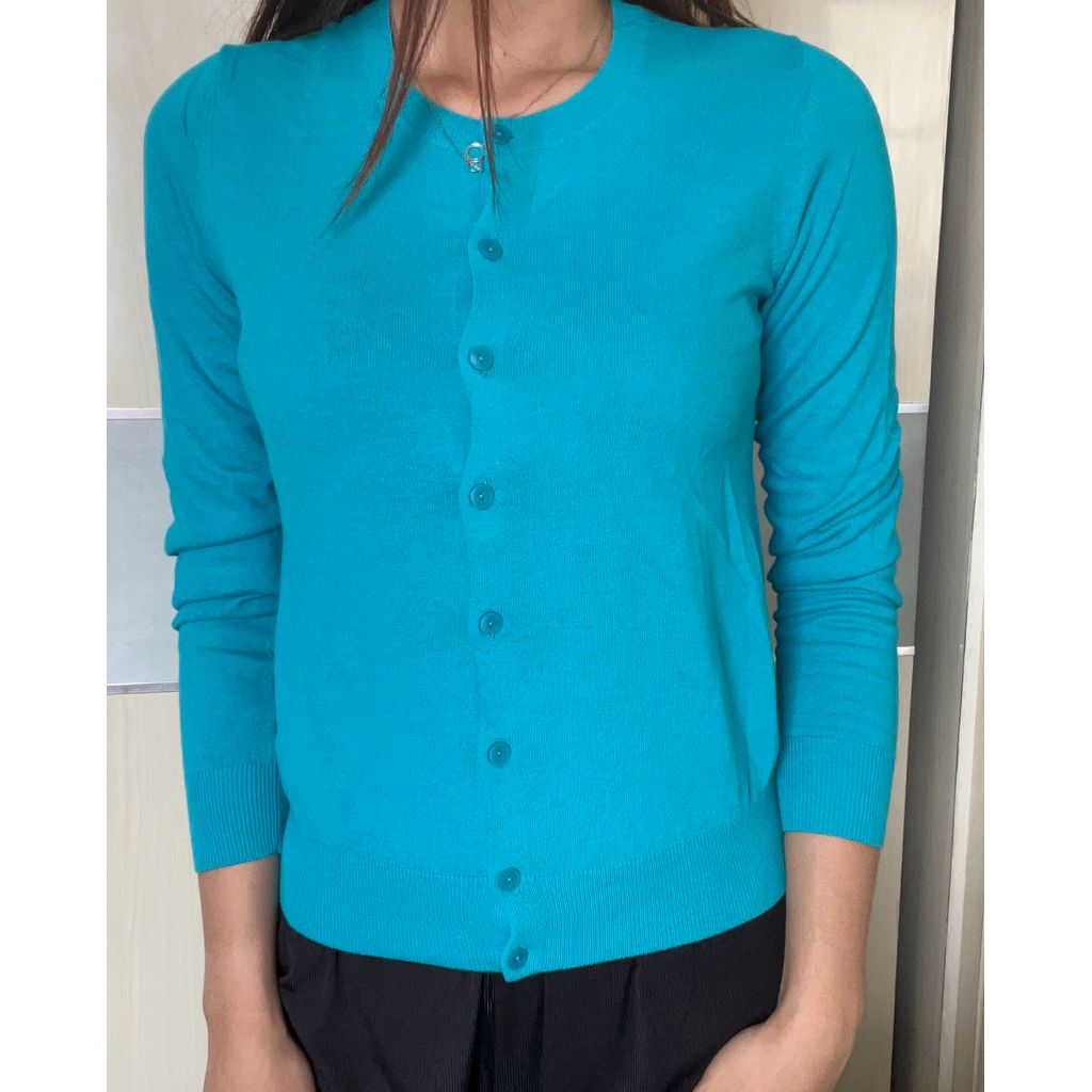 Preloved cardigan uniqlo ukuran S kondisi 100% ( Reject minor )