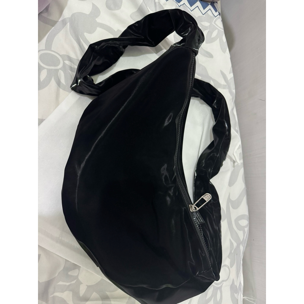 carlyn babe sling bag