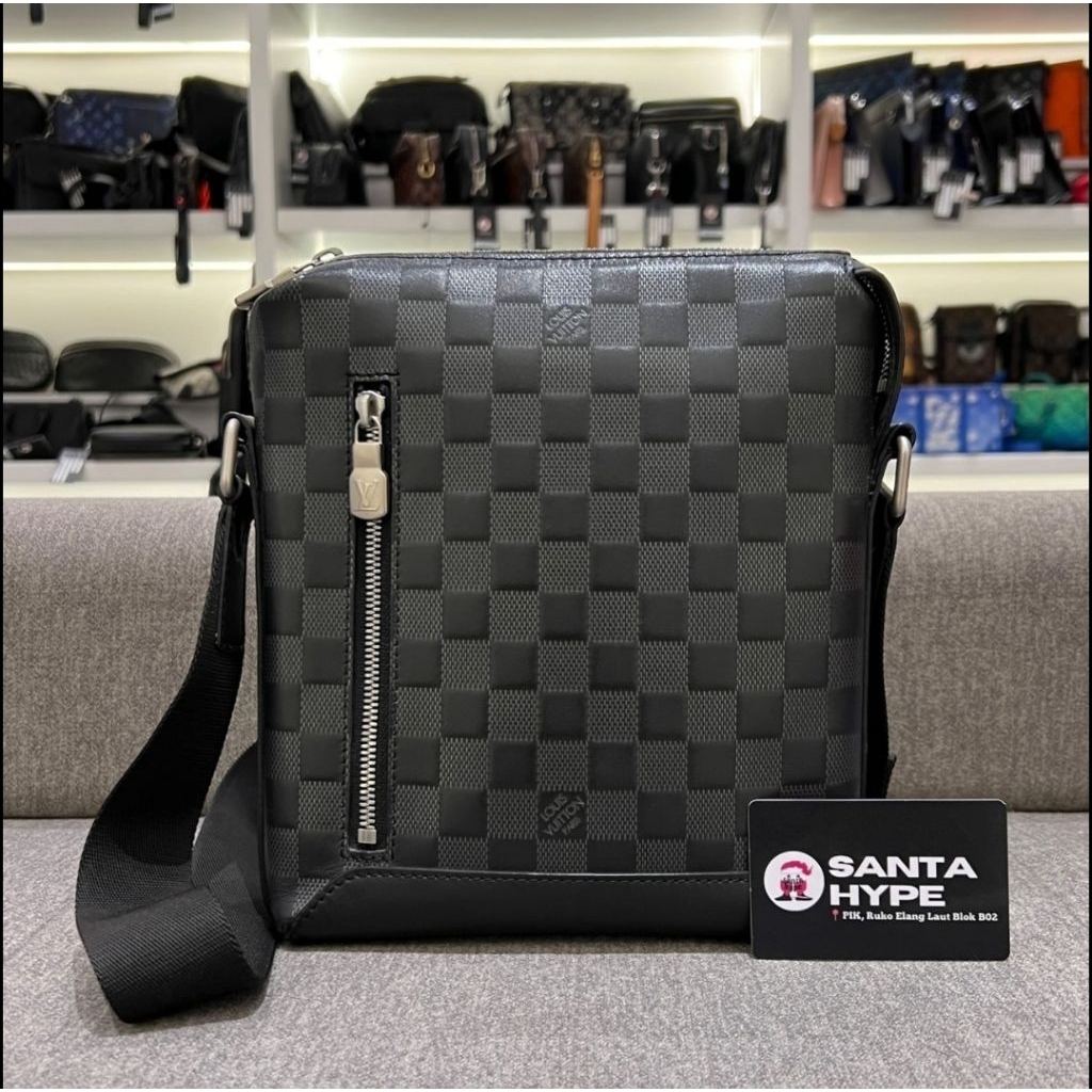 Louis Vuitton Damier Discovery Messenger Bag