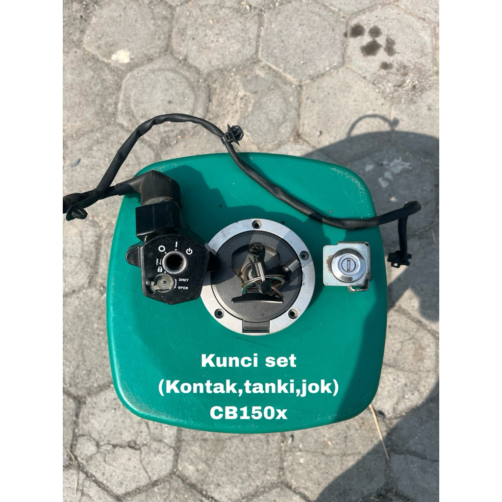 kunci kontak & tanki & jok (1 set) CB150x