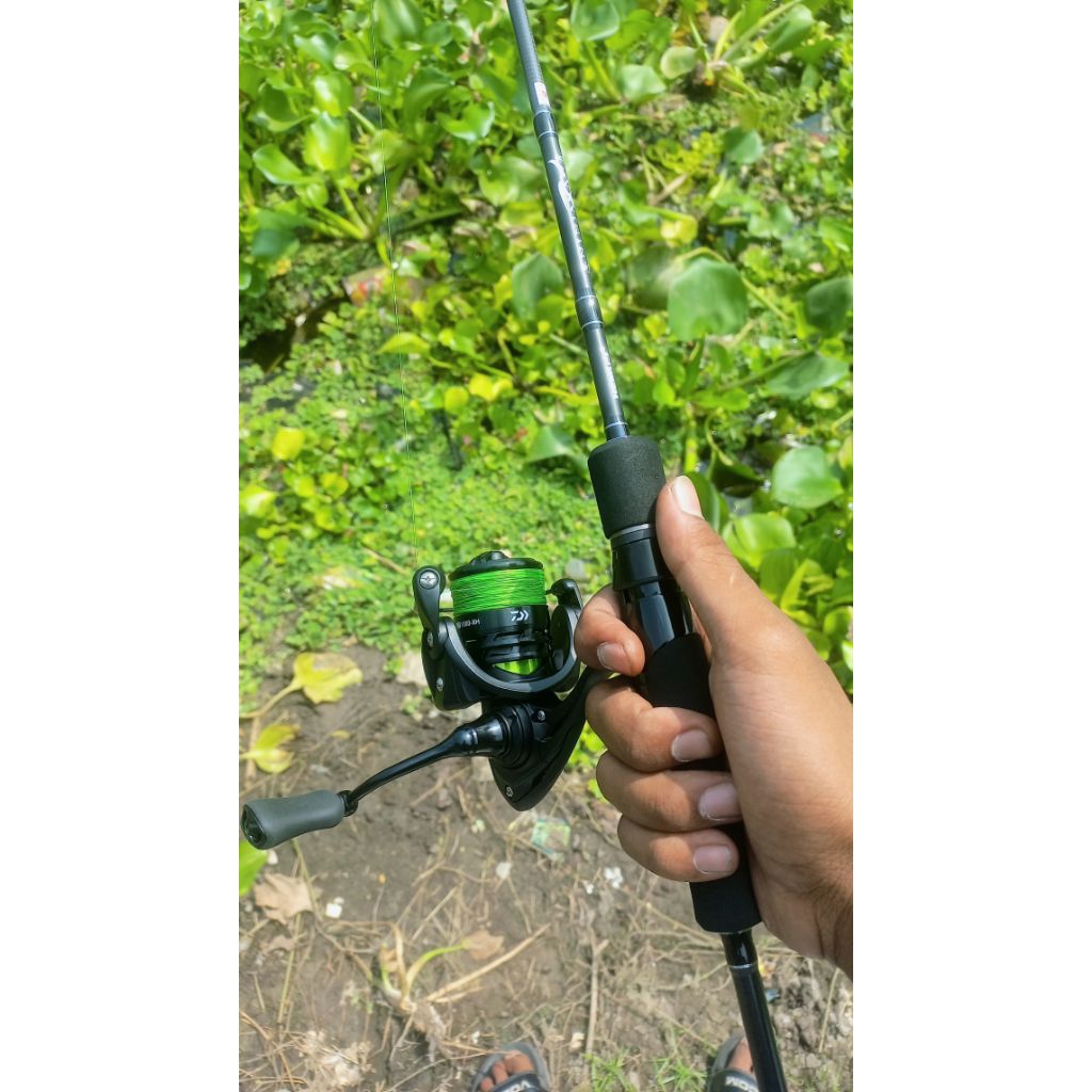 REEL DAIWA REVROS 1000 +PE