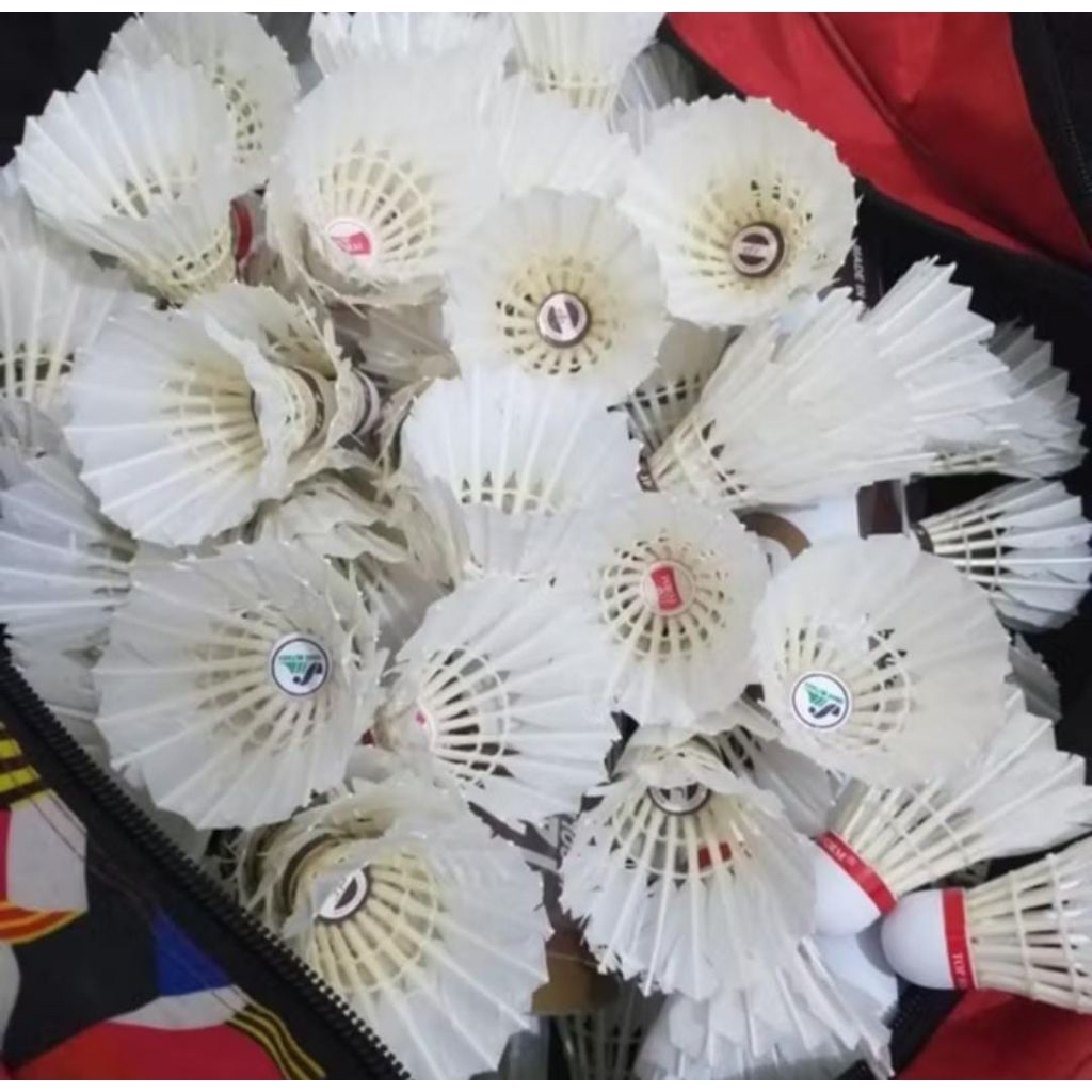 Shuttlecock badminton bekas grade A / kok bulutangkis bekas grade A berkwalitas kondisi 85%-90%