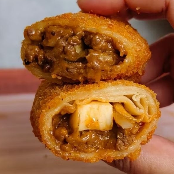 

Risoles FROZEN Mushroom Bolognese Cheese/Risol FROZEN Mushroom Bolognese Keju 1pack (isi 5pcs) FROZEN