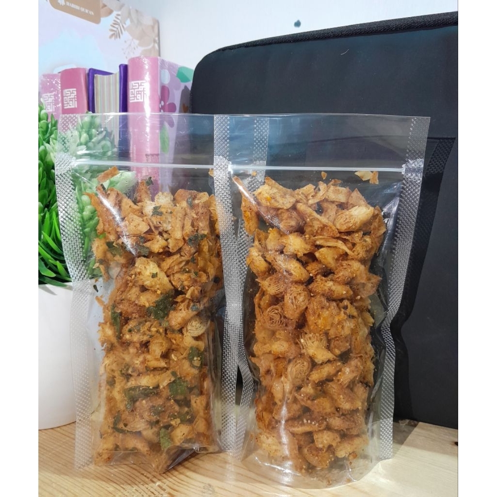 

Lumpia kering | lumring | kulit lumpia goreng | cemilan murah | lumpia kering pedas | cemilan lumpia