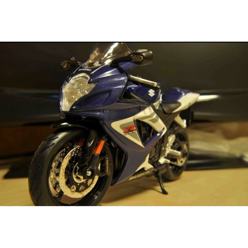maisto Suzuki GSX R750 1 12 1:12 1/12