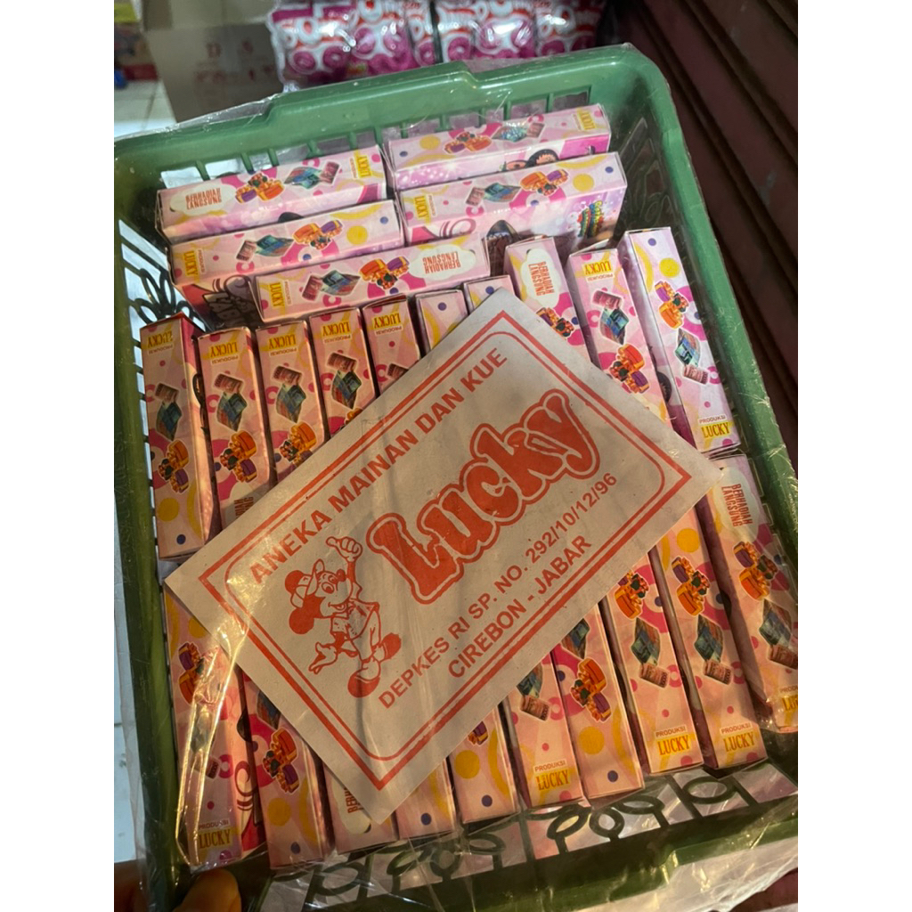 

Kotak Kado Berhadiah Lucky