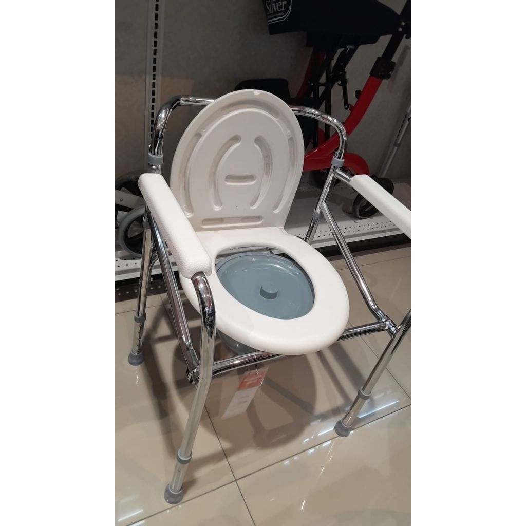 PRELOVED Kursi Commode / Kursi BAB Portable