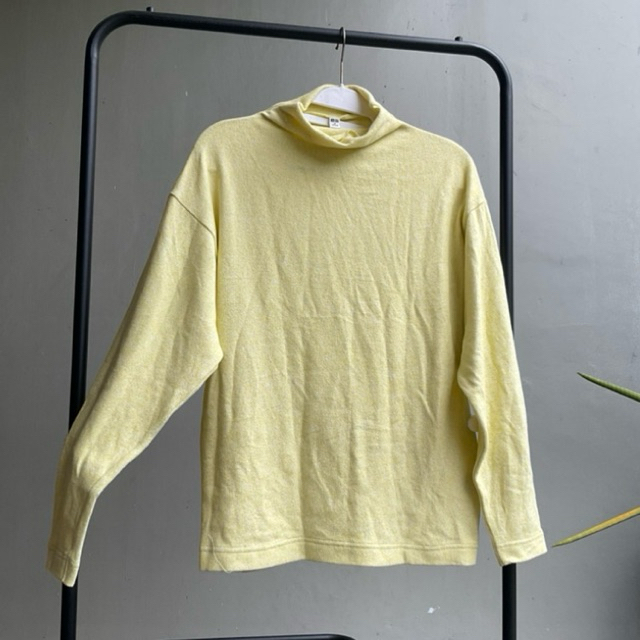 Preloved Atasan Uniqlo Turtle Neck
