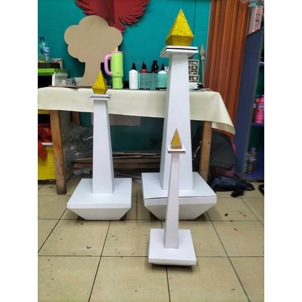 Miniatur Monas Jakarta tugu emas dari kardus tebal full cat dan tugu emas, kreasi DIY dekorasi penta