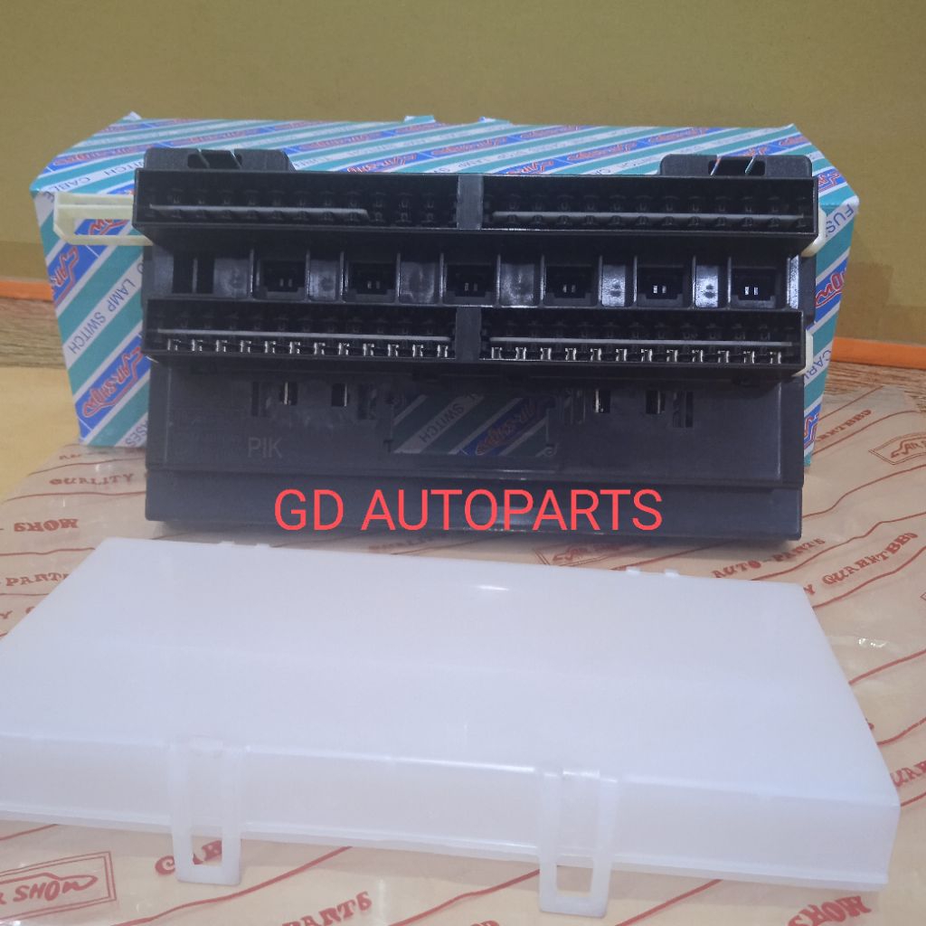 FUSE BOX KOTAK SEKRING CANTER TURBO TRUCK MITSUBISHI CARSHOW ASLI MADE IN TAIWAN