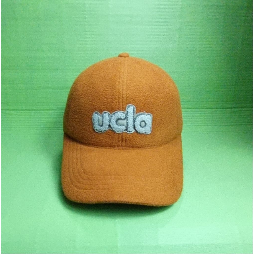topi UCLA cap bahan hangat