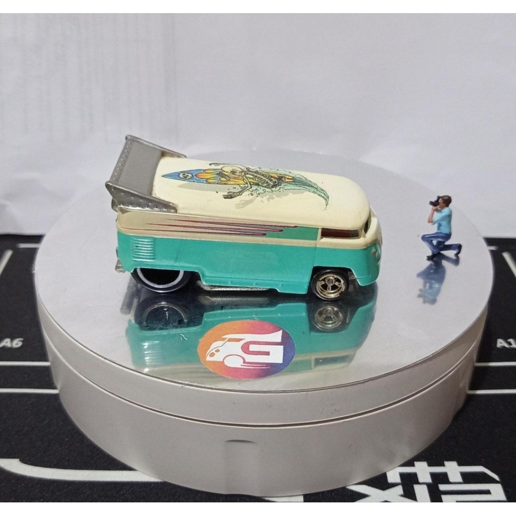 Hot wheels premium vw drag bus loose from 100% preferred + custom decal