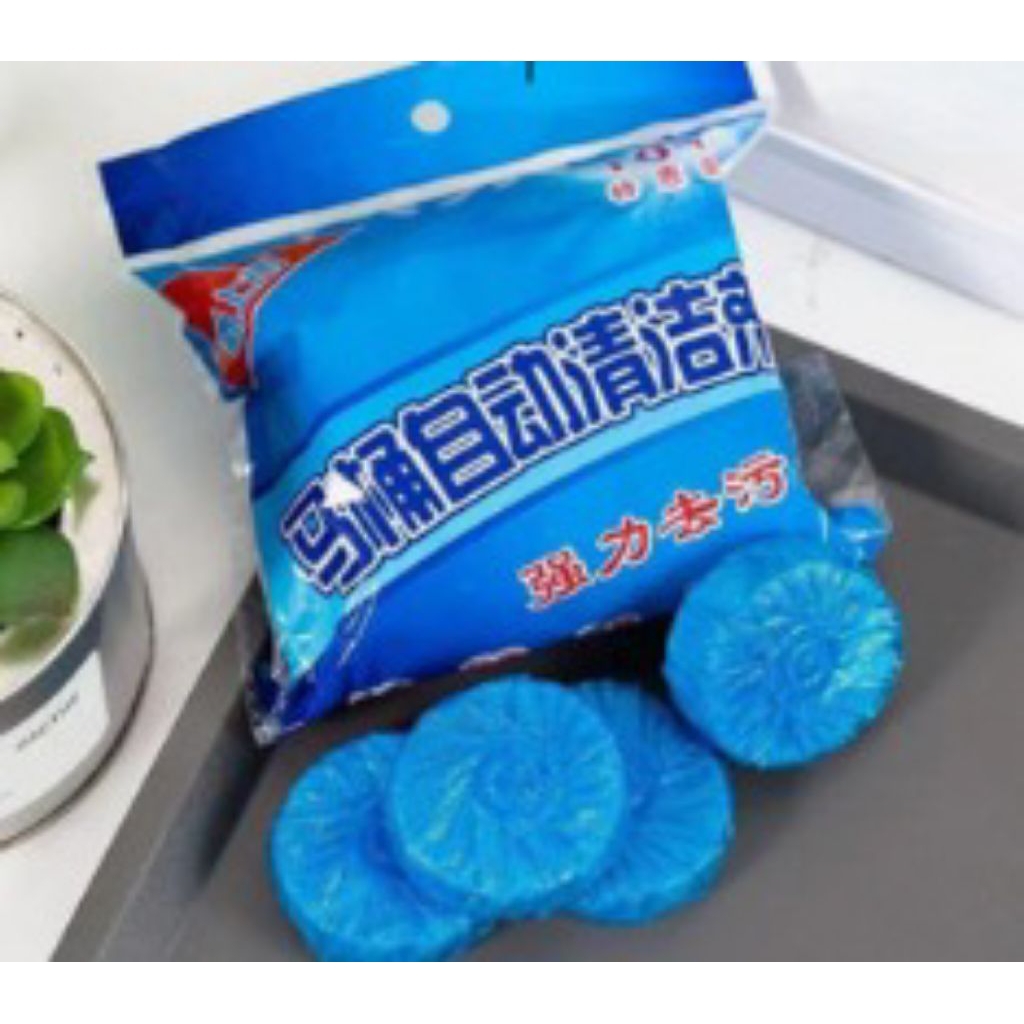 tablet biru pembersih closet