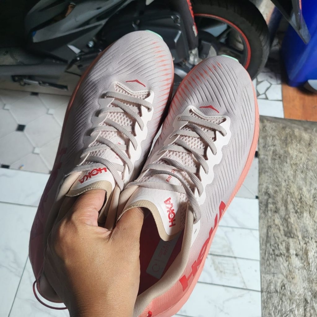 Sepatu Hoka rincon 3