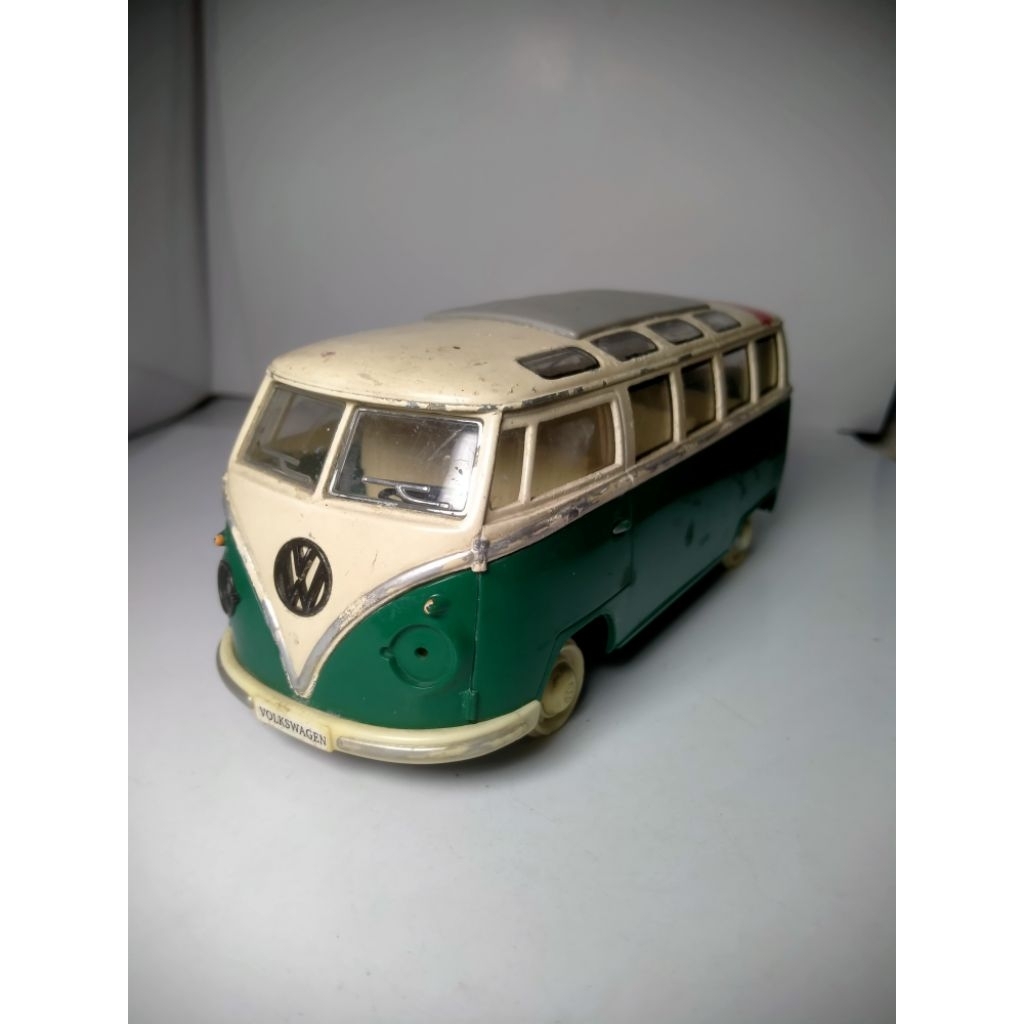 Diecast KINSMART , 1962 VOLKSWAGEN CLASSICAL BUS 1/24 LOOSE JUNK SECOND