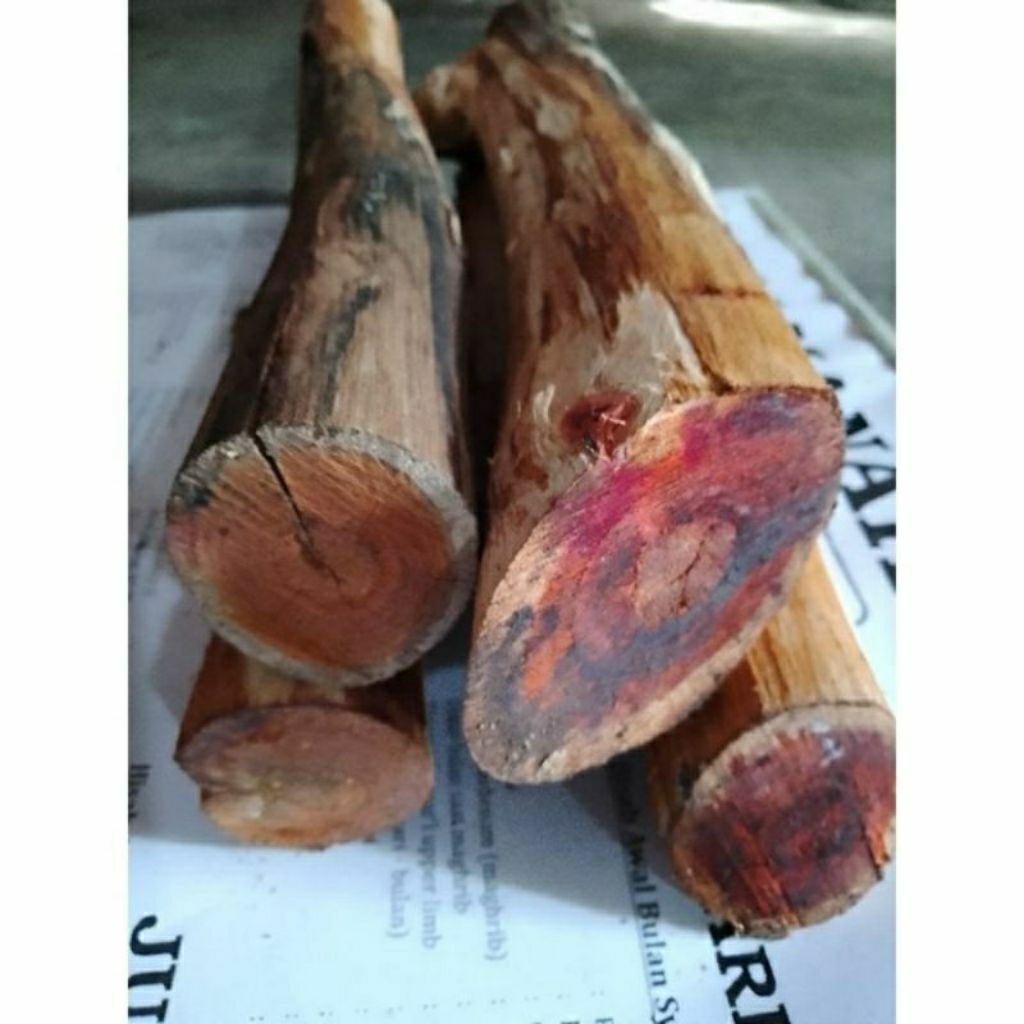 

kayu Secang batangan Panjang 20-30cm