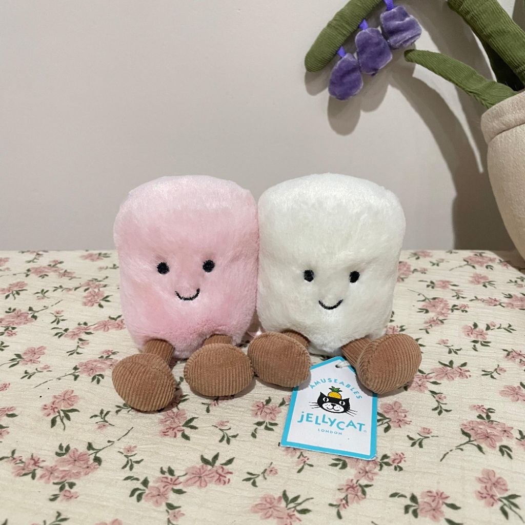 Jellycat Amuseables Marshmallow NWT