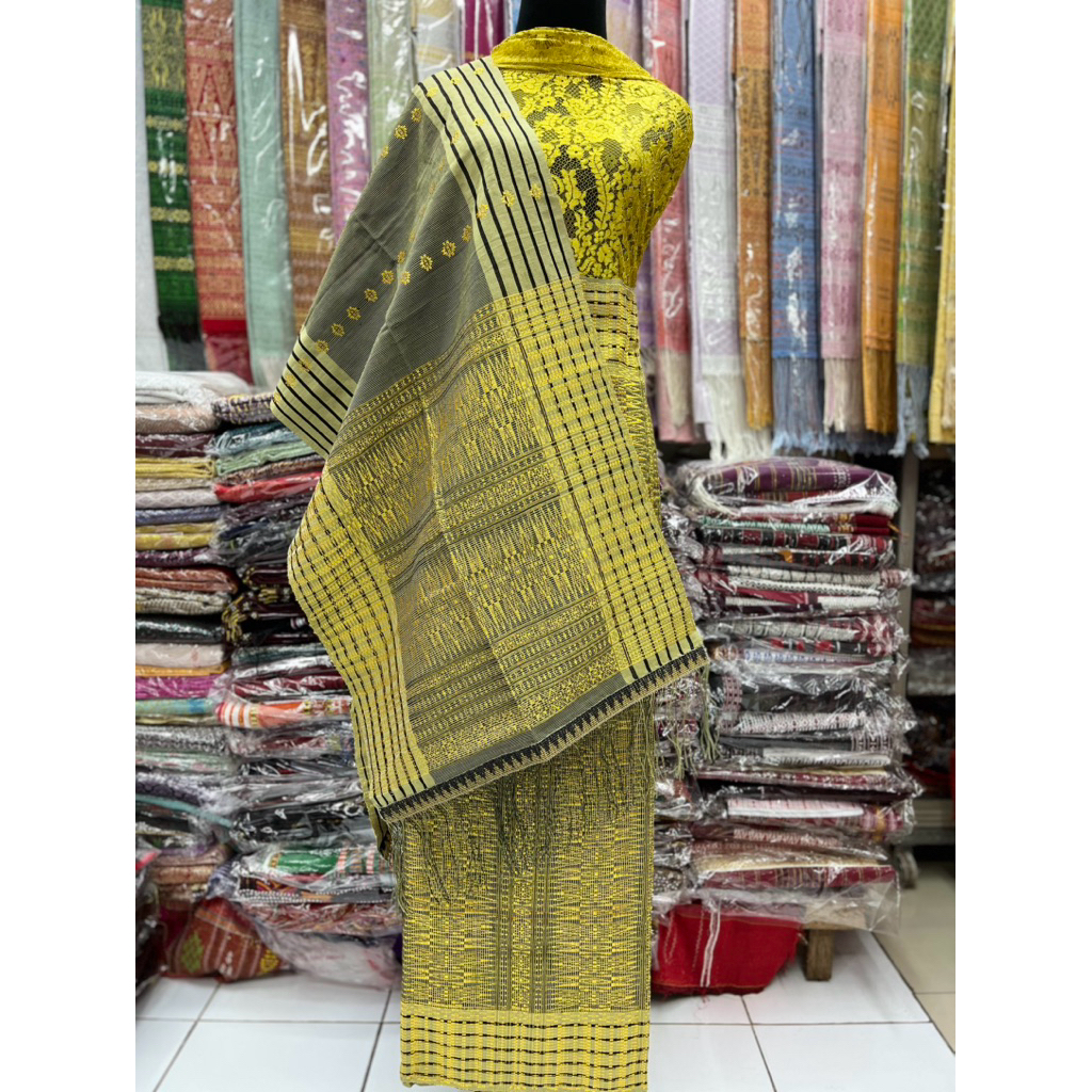 SONGKET TARUTUNG TUMTUMAN SIBOLAMOTUNG TENUN TANGAN WARNA HIJAU