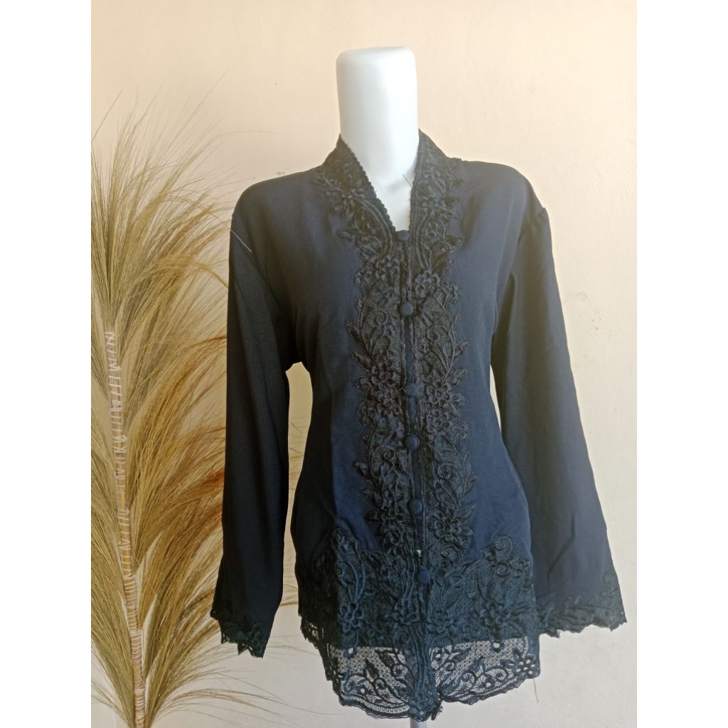 kebaya encim hitam senada