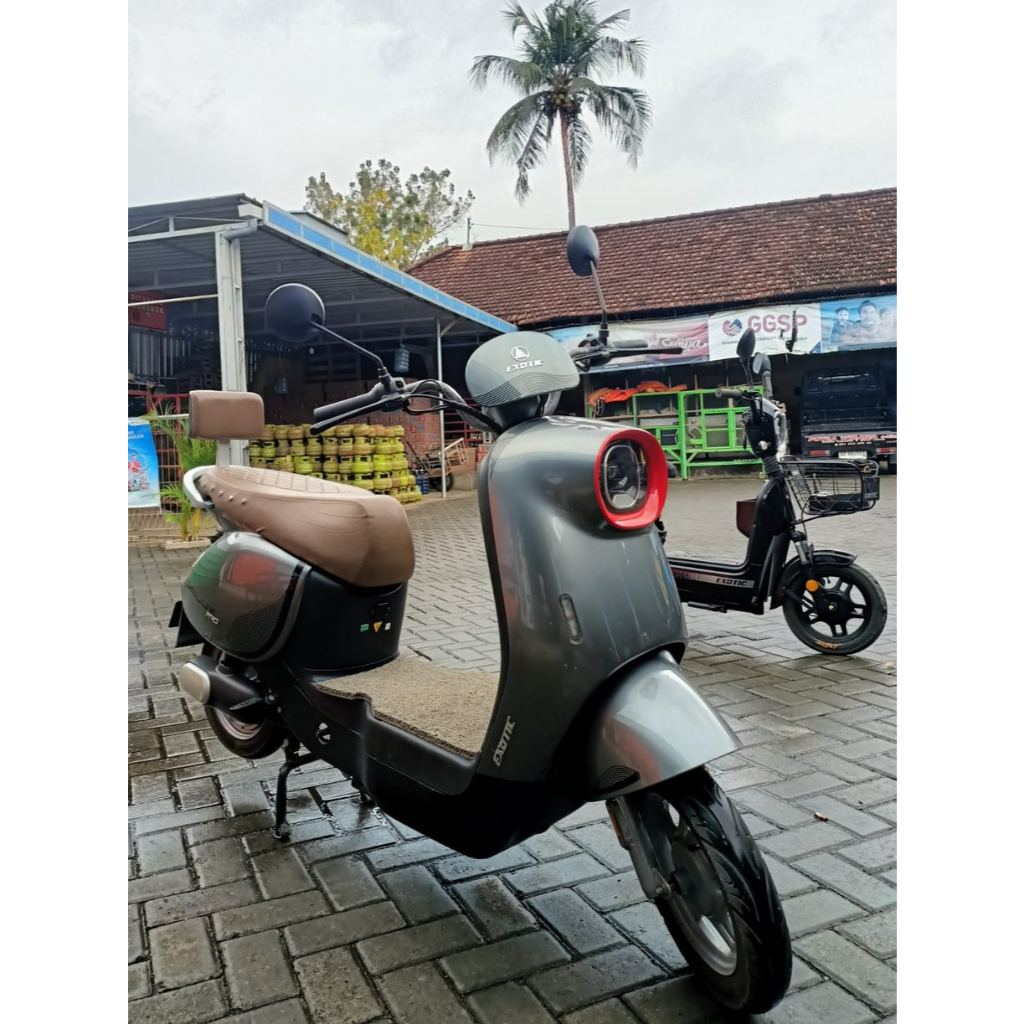 SECOND LIKE NEW SEPEDA LISTRIK VARILUX PRO PUTRA WIBAWA TERMURAH