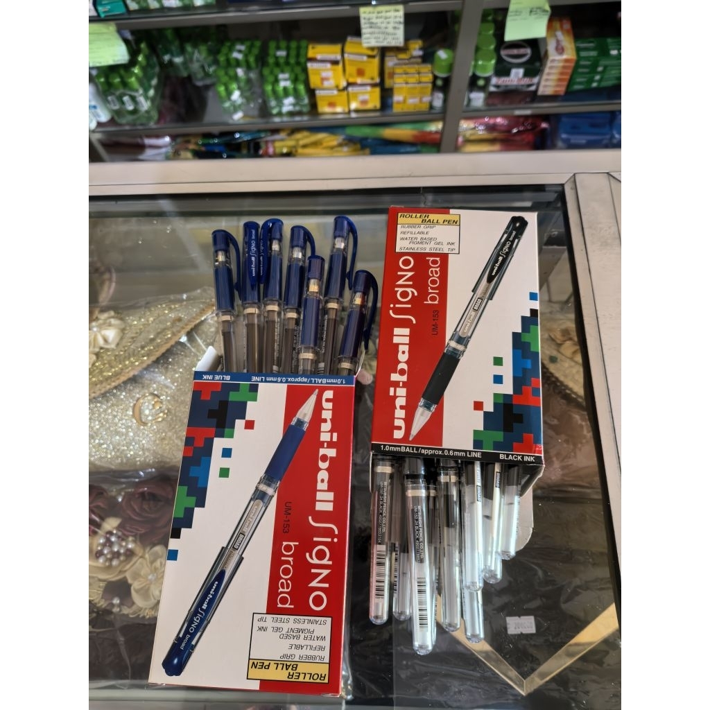 PENA UNIBALL SIGNO (1KOTAK ISI 12)