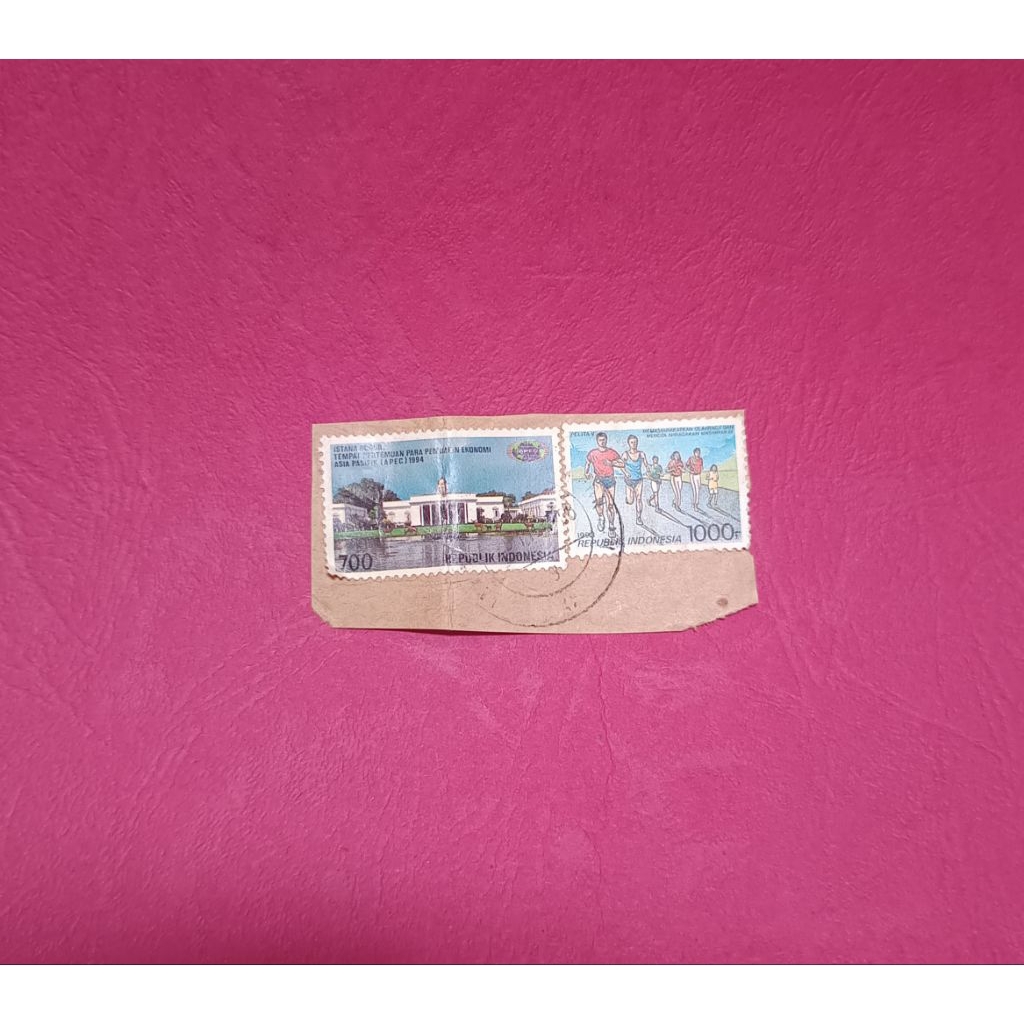 

Perangko Kuno 700 & 1000