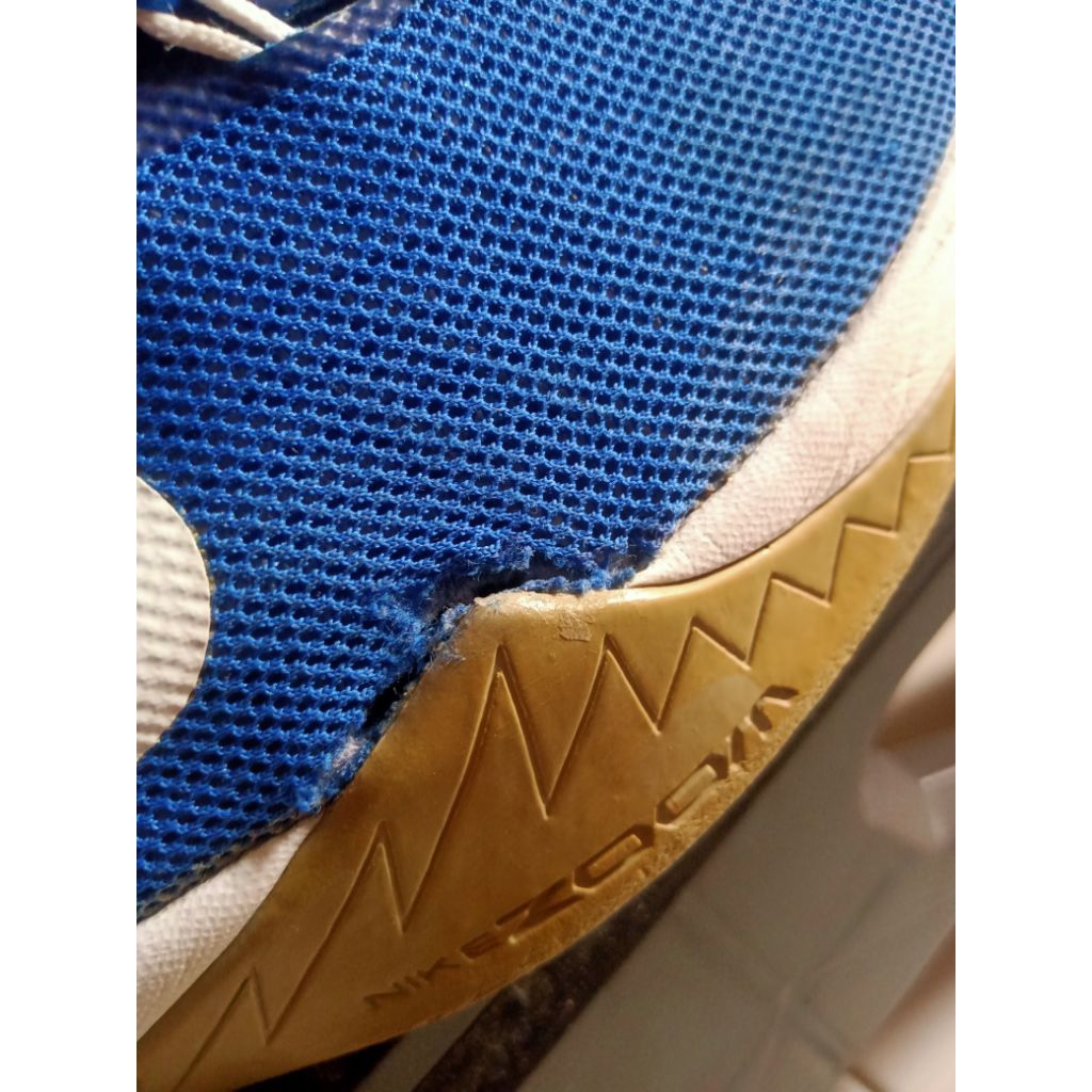 sepatu basket second branded N*KE zoom evidence size 44,5 insole 29,5cm