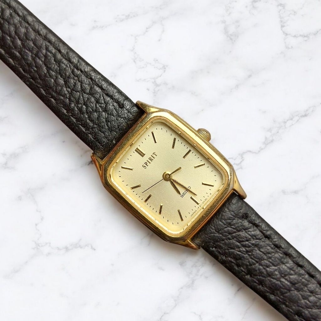 Jam Tangan Wanita - Seiko Tank Spirit Snowflake Dial Beautiful Vintage Dress Watch
