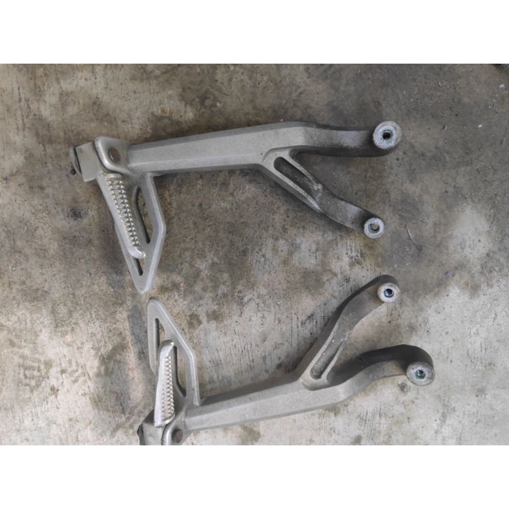 bracket footstep belakang r15 v3