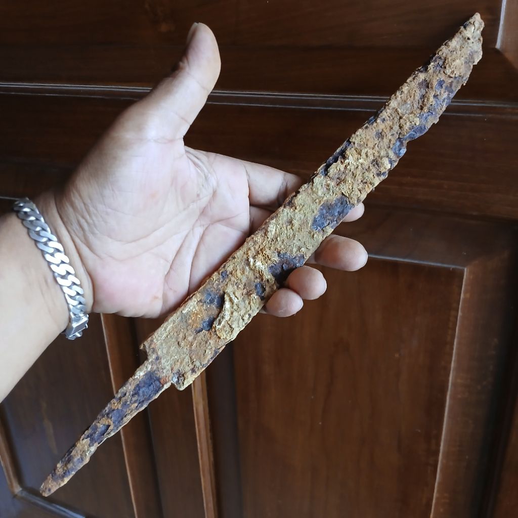 Koleksi Temuan Galian Tanah G0lok Wedhung KUNO