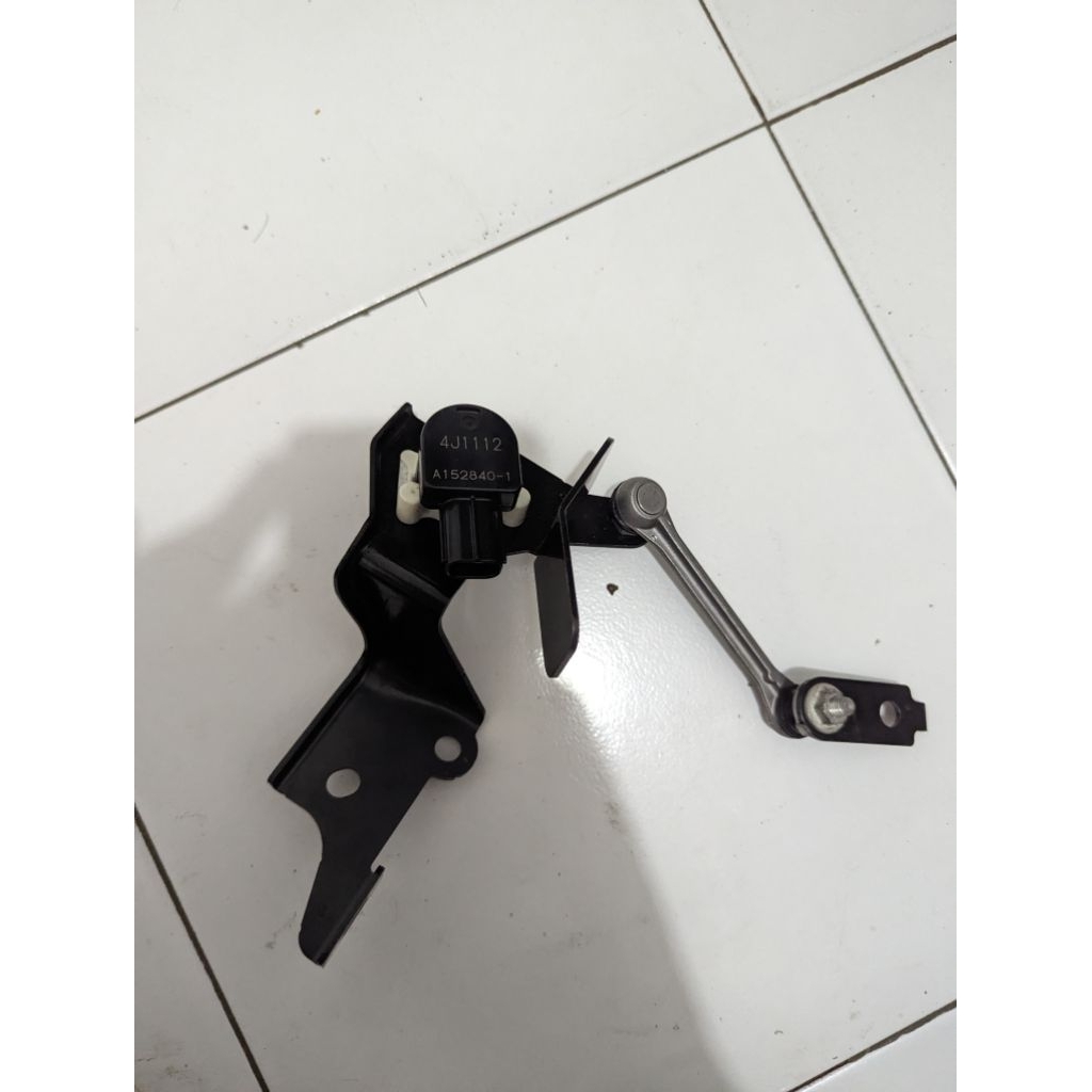 Sensor auto leveling all-new Pajero sport belakang Original 100%