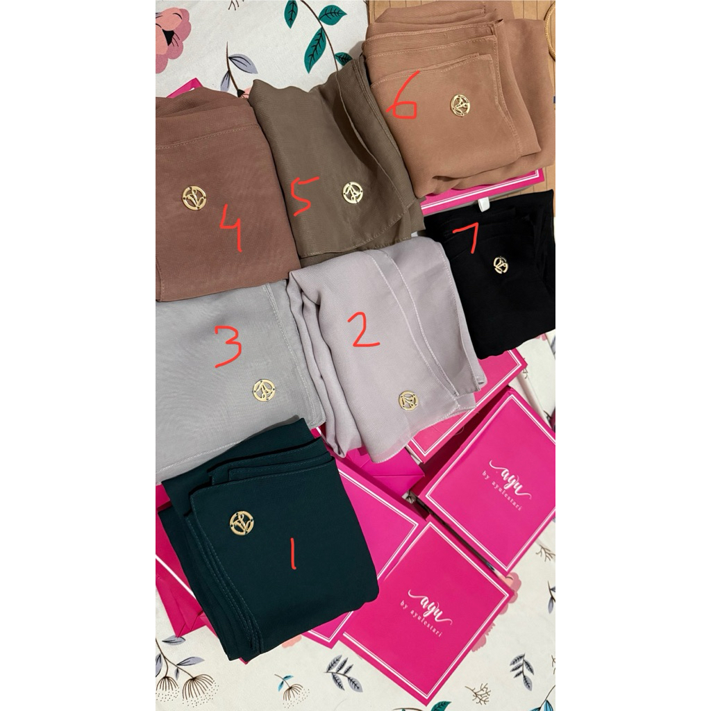 Preloved kerudung Ayu by Ayu Lestari - Moira Plain Square