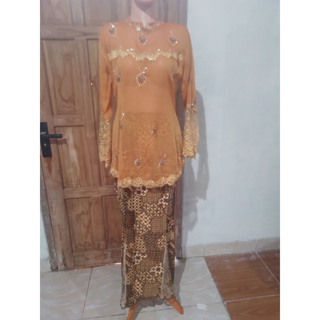 preloved set kebaya