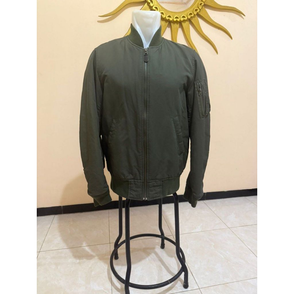 Uniqlo Bomber Ma-1 Army