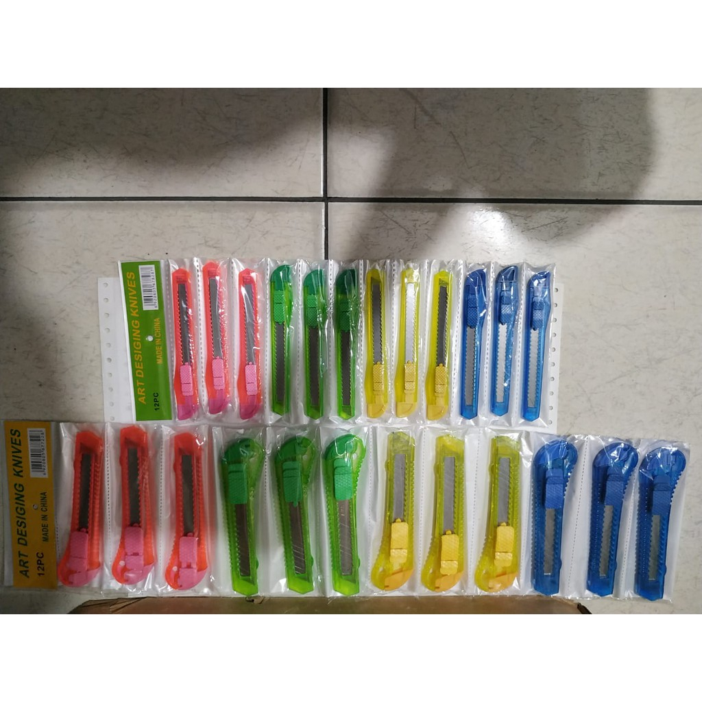 

[1 Rentengan] Pisau Cutter Bening Besar / Alat Potong Pemotong / Handy Cutter Bening Besar