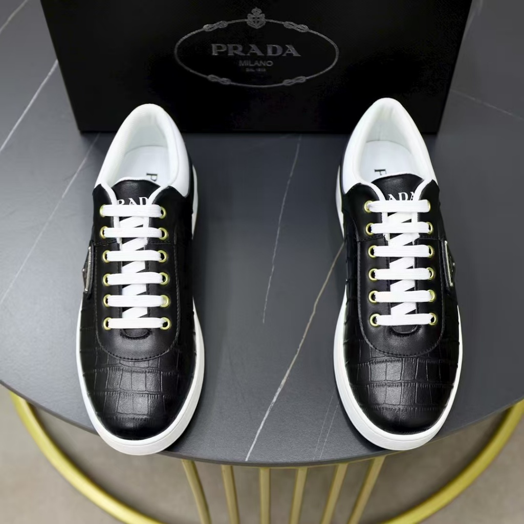 Prada men's new casual shoes, fashionable leather sports shoes, flat bottomed board shoes, lightweig
