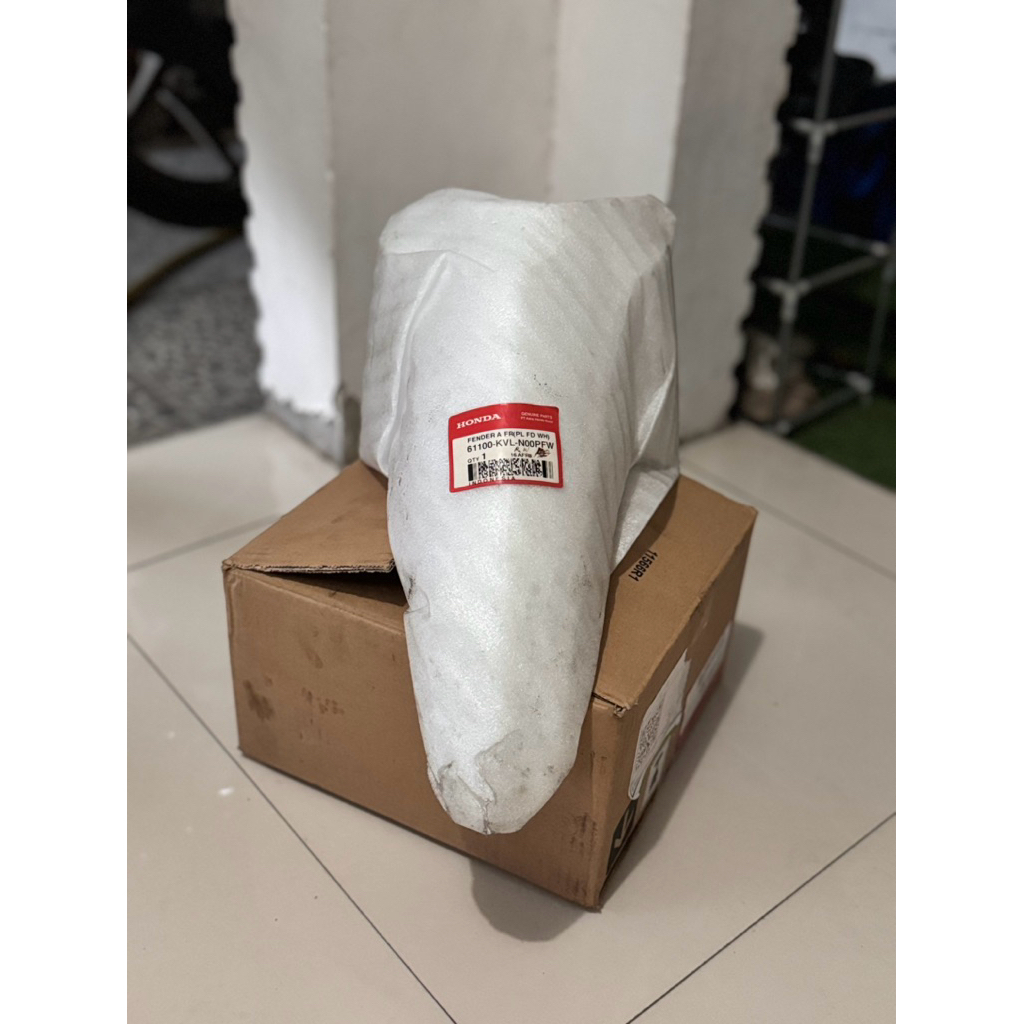 SPAKBOR DEPAN SUPRA X 125 BATMAN PUTIH ORIGINAL AHM 61100 KVL N00PFW