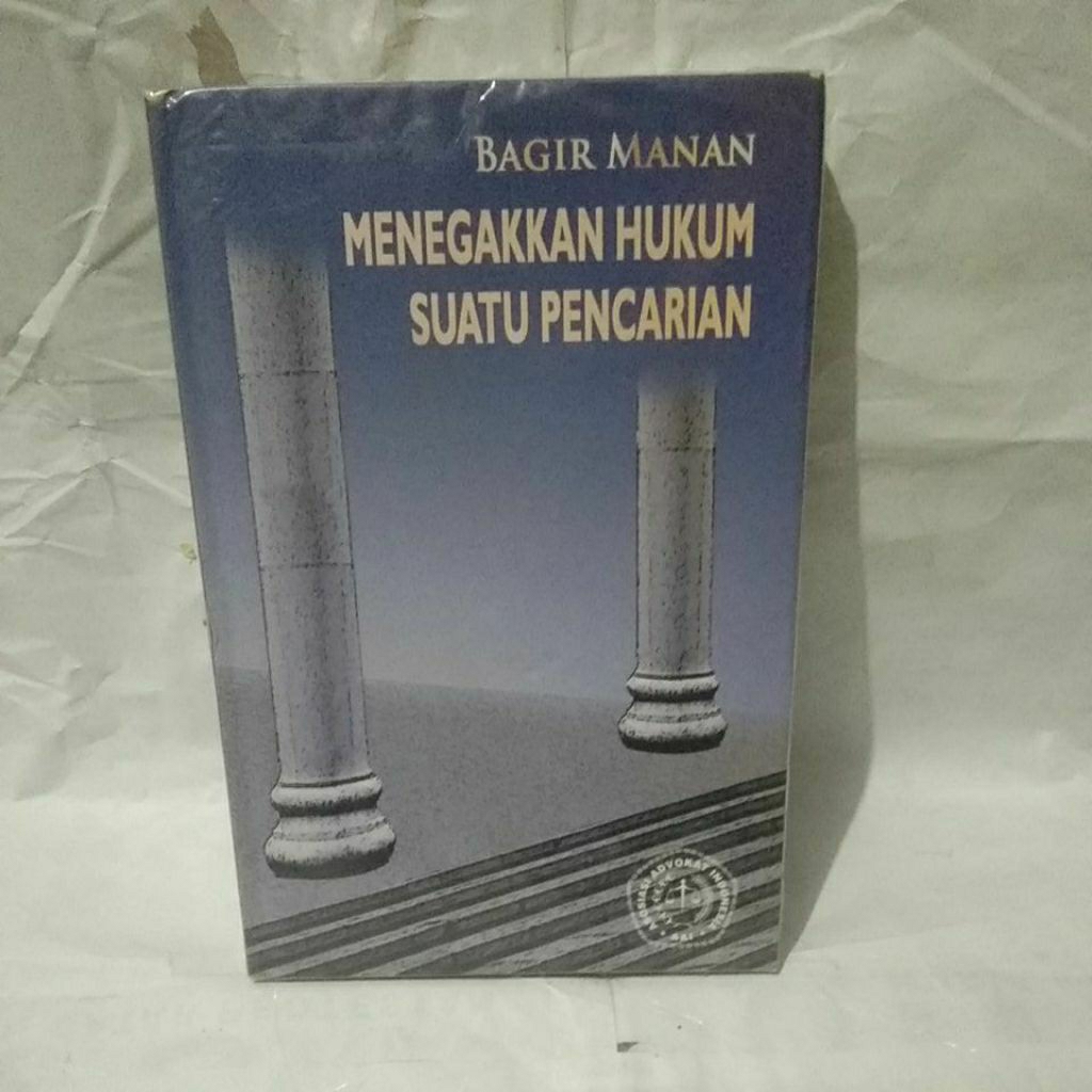 Bagir manan : penegakan hukum suatu pengantar
