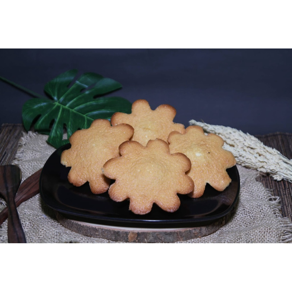 

Roti kembang waru isi 5 bungkus makanan khas kota gede yogyakarta, makanan tradisional Yogyakarta