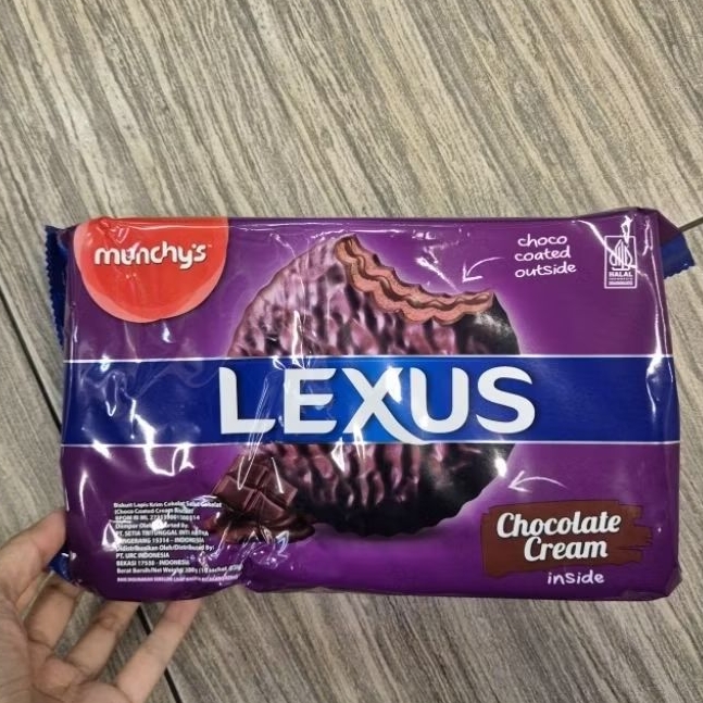 

LEXUS Munchy's biskuit CHOCOLATE CREAM INSIDE coklat 200gr