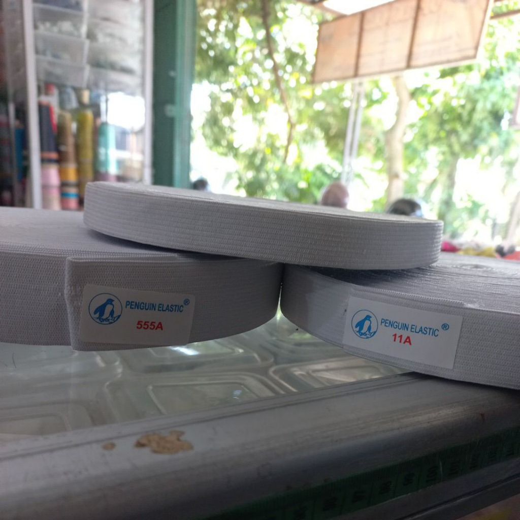 Karet elastis pinguin